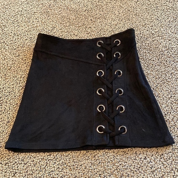 Suzette Black Mini Skirt w/ Lace Up Size Small in Like New Condition - Picture 1 of 9